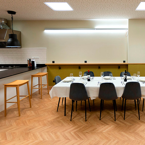 MOHE Espacio de Ocio Mesa Puesta